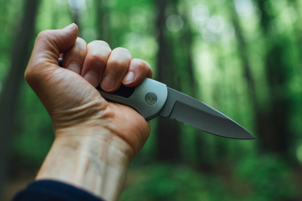Pourquoi Avoir un Couteau de Survie