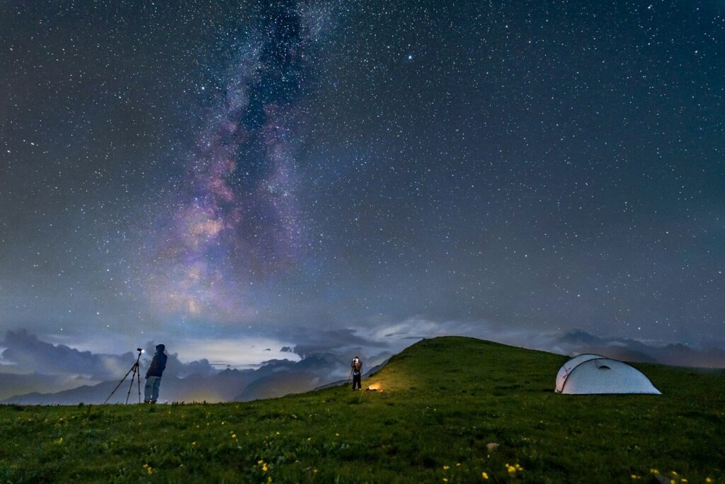 Grande Ourse et étoile polaire — orientation nocturne sans boussole forêt
