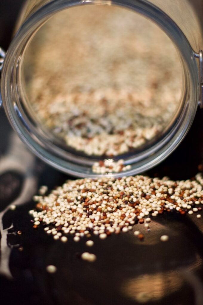 Grains de quinoa sec — durée de conservation 18 à 24 mois