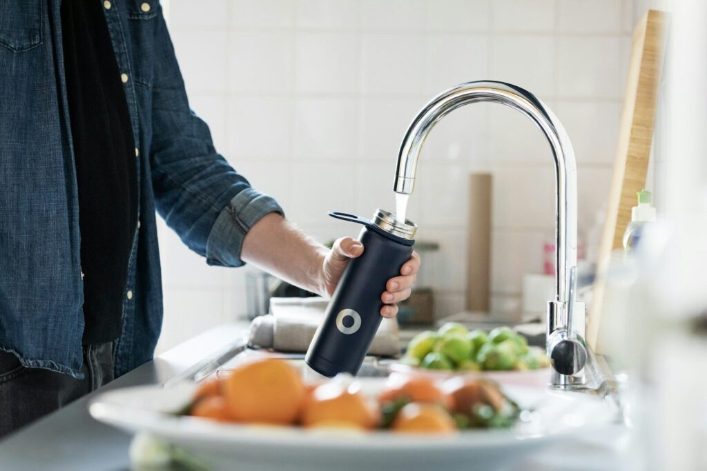 Robinet eau potable cuisine filtration quotidienne PFAS