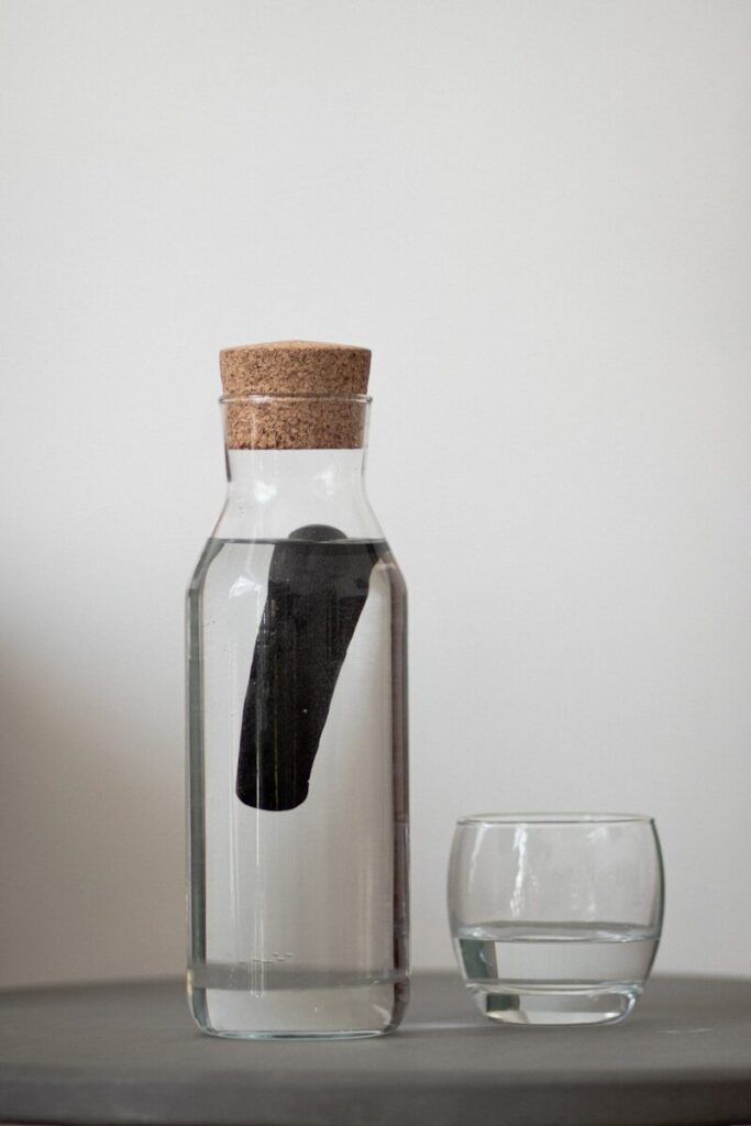Filtration eau avec charbon végétal maison