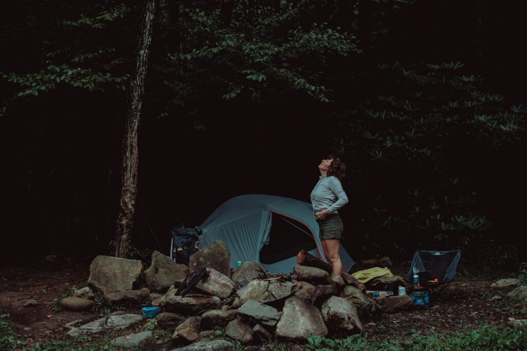 bivouac forêt nuit étoilée dormir dehors légal