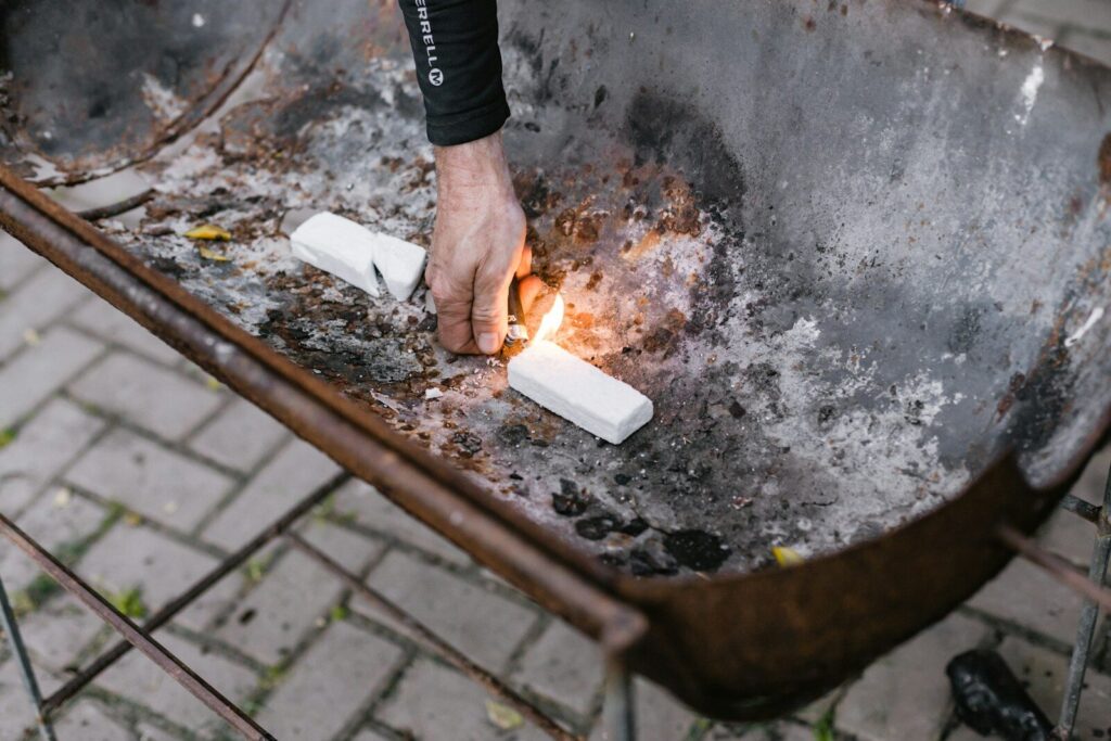 Tablettes de combustible solide pour réchaud de survie